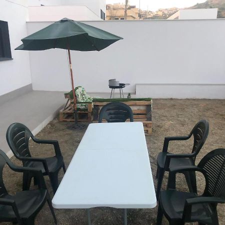 Bajo Con Jardin En Primera Linea De Playa Malaga Zewnętrze zdjęcie